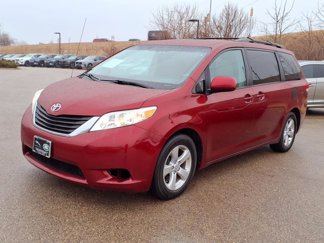 Used 2012 Toyota Sienna LE image 1