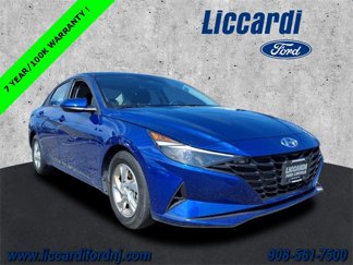 Used 2021 Hyundai Elantra SE image 1