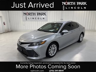 Used 2022 Toyota Camry LE image 1