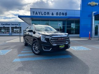 Used 2024 GMC Terrain SLT w/ Infotainment Package II image 1