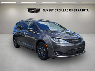 Used 2020 Chrysler Pacifica Touring-L Plus image 1