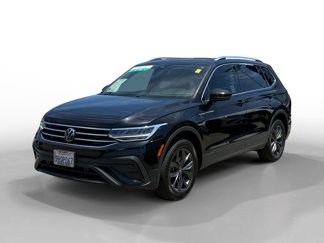 Used 2022 Volkswagen Tiguan SE image 1