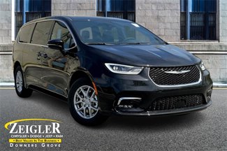 New 2025 Chrysler Pacifica Select image 1