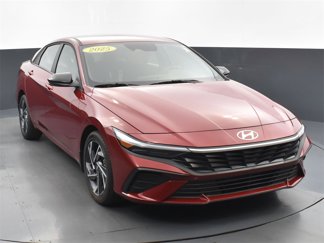 Used 2025 Hyundai Elantra Sport image 1