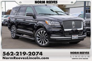Used 2022 Lincoln Navigator Reserve image 1