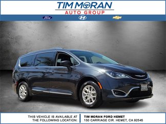 Used 2020 Chrysler Pacifica Touring-L image 1
