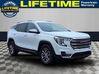 Used 2024 GMC Terrain SLT image 1