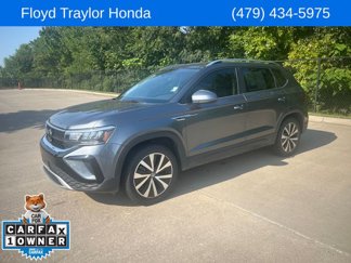 Used 2023 Volkswagen Taos SE image 1