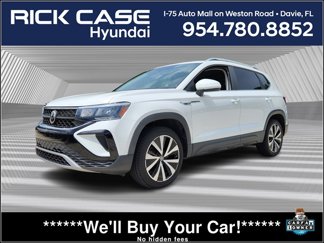 Used 2022 Volkswagen Taos SE image 1