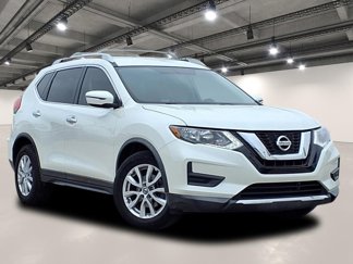 Used 2017 Nissan Rogue SV image 1
