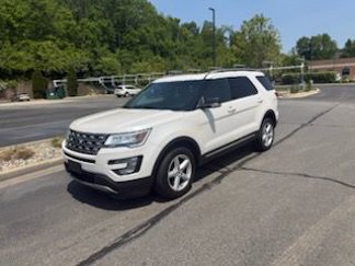 Used 2016 Ford Explorer XLT w/ Equipment Group 202A image 1