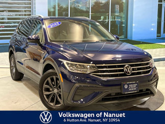 Used 2022 Volkswagen Tiguan SE w/ Panoramic Sunroof Package image 1