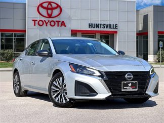 Used 2024 Nissan Altima 2.5 SV image 1