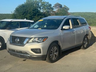 Used 2020 Nissan Pathfinder S image 1