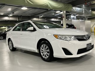 Used 2014 Toyota Camry L image 1