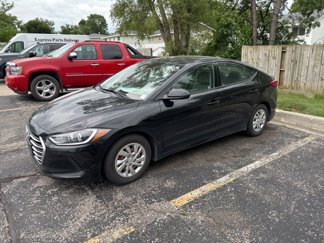 Used 2017 Hyundai Elantra SE image 1