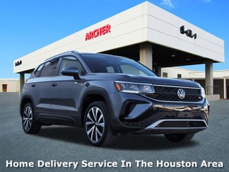 Used 2022 Volkswagen Taos SE image 1
