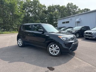 Used 2015 Kia Soul + image 1