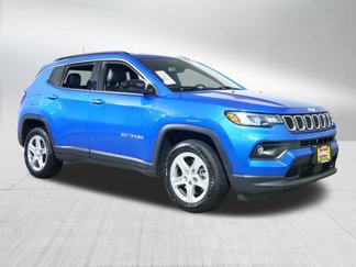 Used 2023 Jeep Compass Latitude image 1