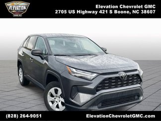 Used 2023 Toyota RAV4 LE video 1