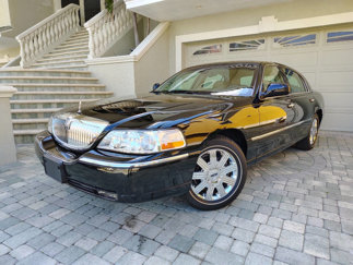 Used 2003 Lincoln Town Car Cartier image 1
