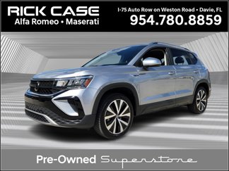 Used 2024 Volkswagen Taos SE w/ Panoramic Sunroof Package image 1