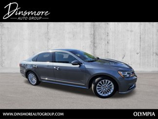 Used 2017 Volkswagen Passat 1.8T SE image 1