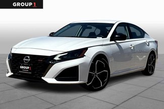 Used 2024 Nissan Altima 2.5 SR image 1