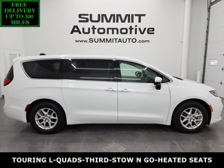 Used 2023 Chrysler Pacifica Touring-L image 1
