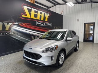 Used 2020 Ford Escape SE image 1