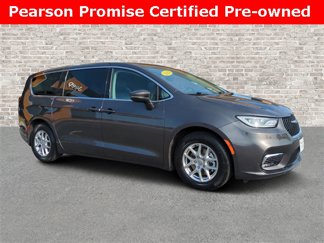 Used 2023 Chrysler Pacifica Touring-L image 1
