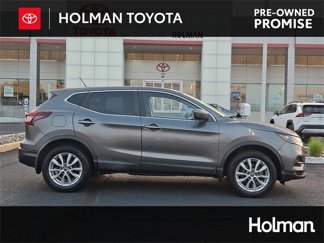 Used 2020 Nissan Rogue Sport S image 1