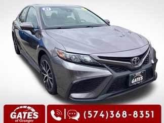 Used 2021 Toyota Camry SE image 1