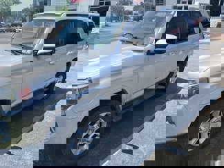 Used 2015 Toyota 4Runner SR5 image 1