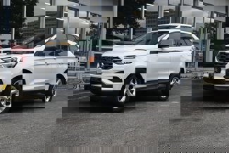 Used 2020 Ford Edge SE image 1