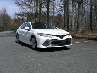 Used 2019 Toyota Camry XLE image 1