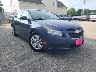 Used 2013 Chevrolet Cruze LS image 1