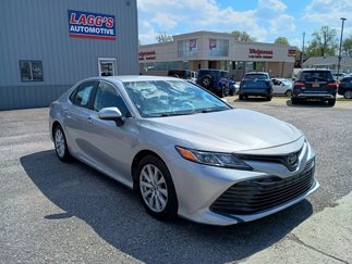 Used 2020 Toyota Camry LE image 1
