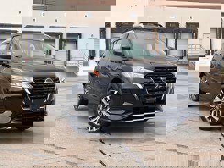 Used 2021 Nissan Kicks SV image 1