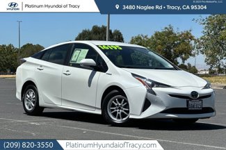 Used 2017 Toyota Prius Two image 1