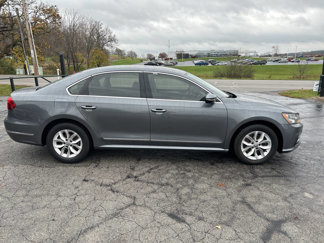 Used 2017 Volkswagen Passat 1.8T S image 1