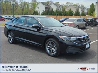 Used 2024 Volkswagen Jetta SE image 1