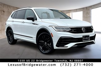 Used 2022 Volkswagen Tiguan SE R-Line image 1