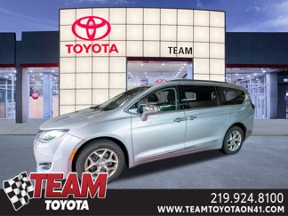 Used 2017 Chrysler Pacifica Limited image 1