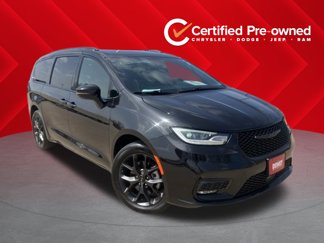 Used 2021 Chrysler Pacifica Limited w/ Uconnect Theater Family Group image 1