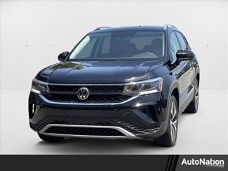 Used 2022 Volkswagen Taos SE image 1