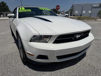 Used 2010 Ford Mustang Convertible image 1