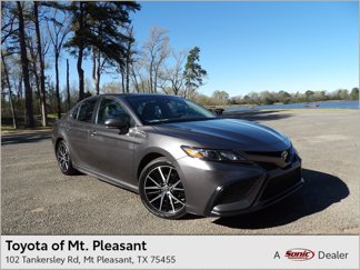 Used 2023 Toyota Camry SE image 1