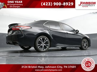 Used 2020 Toyota Camry SE image 1