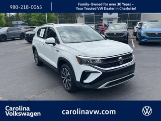 Certified 2022 Volkswagen Taos SE w/ IQ.Drive SE Package image 1